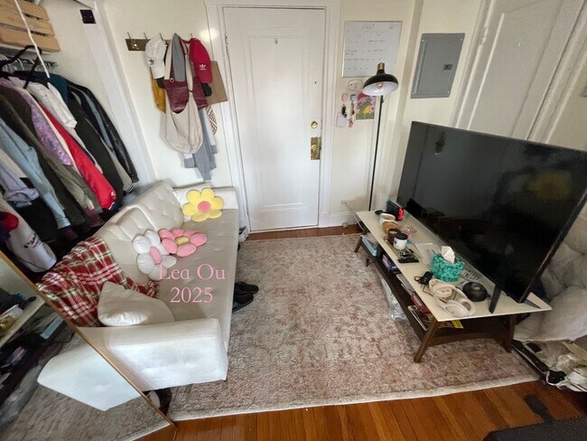 Primary Photo - NO BROKER FEE! Available 9/1 Studio in Fen...