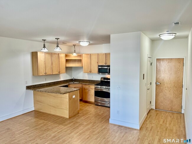 Building Photo - 1343 Boston Post Rd