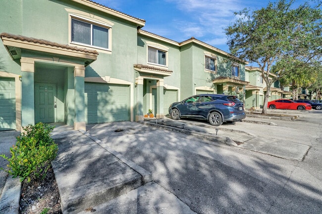 Building Photo - 270 Crestwood Cir