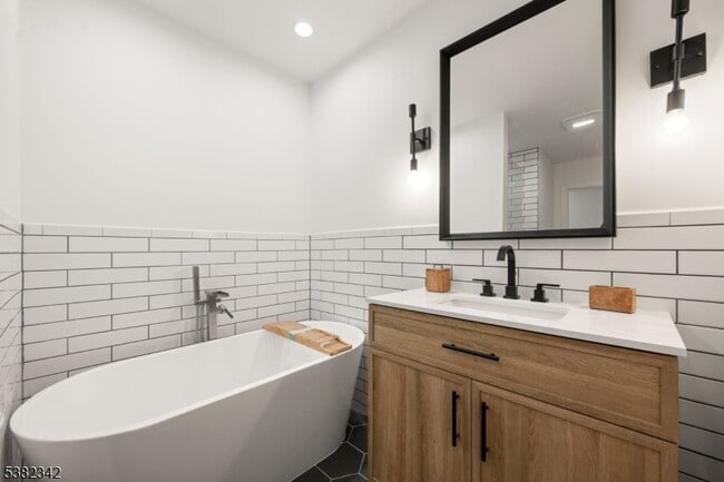 Building Photo - 59 Burnet Ave