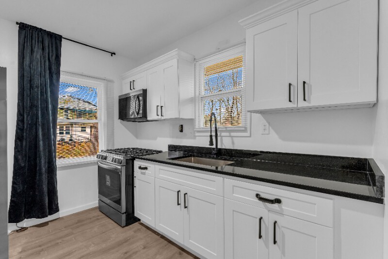 Building Photo - 2466 Highland St