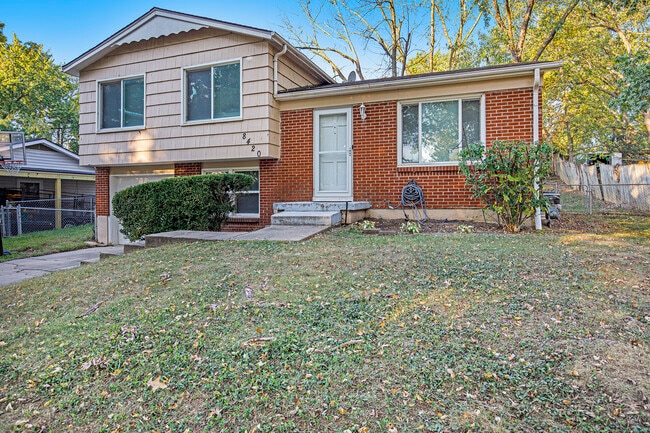 Primary Photo - 8420 N Virginia Ave