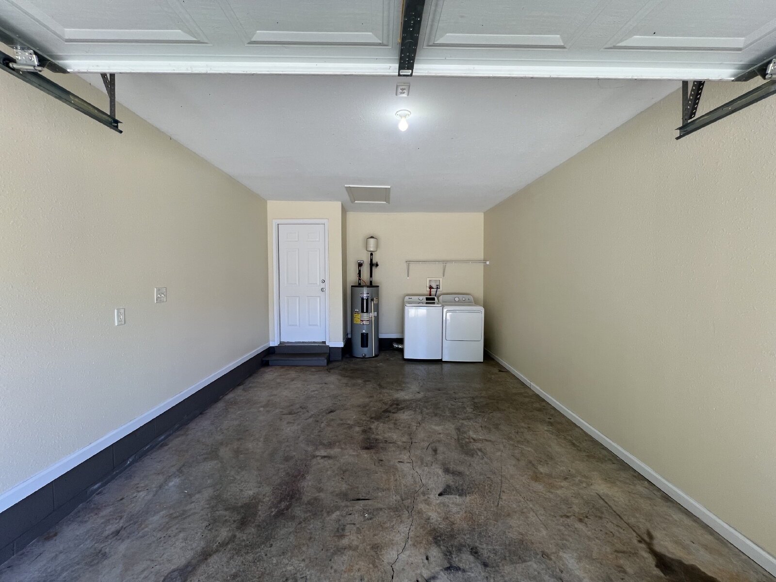 Building Photo - 9063 Pembroke Oak Grove Rd