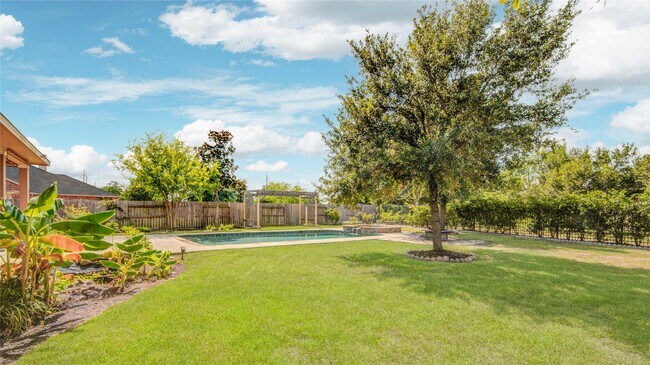 Building Photo - 2422 Monarch Terrace Dr