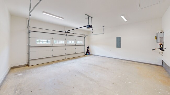 Building Photo - 226 McCowat St