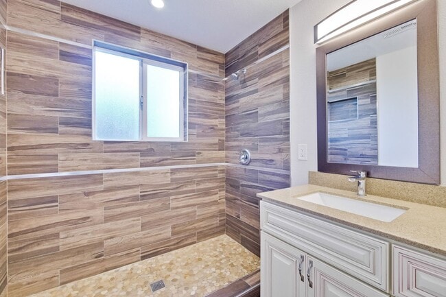 Building Photo - Wow! What a Great Home! Available Soon!