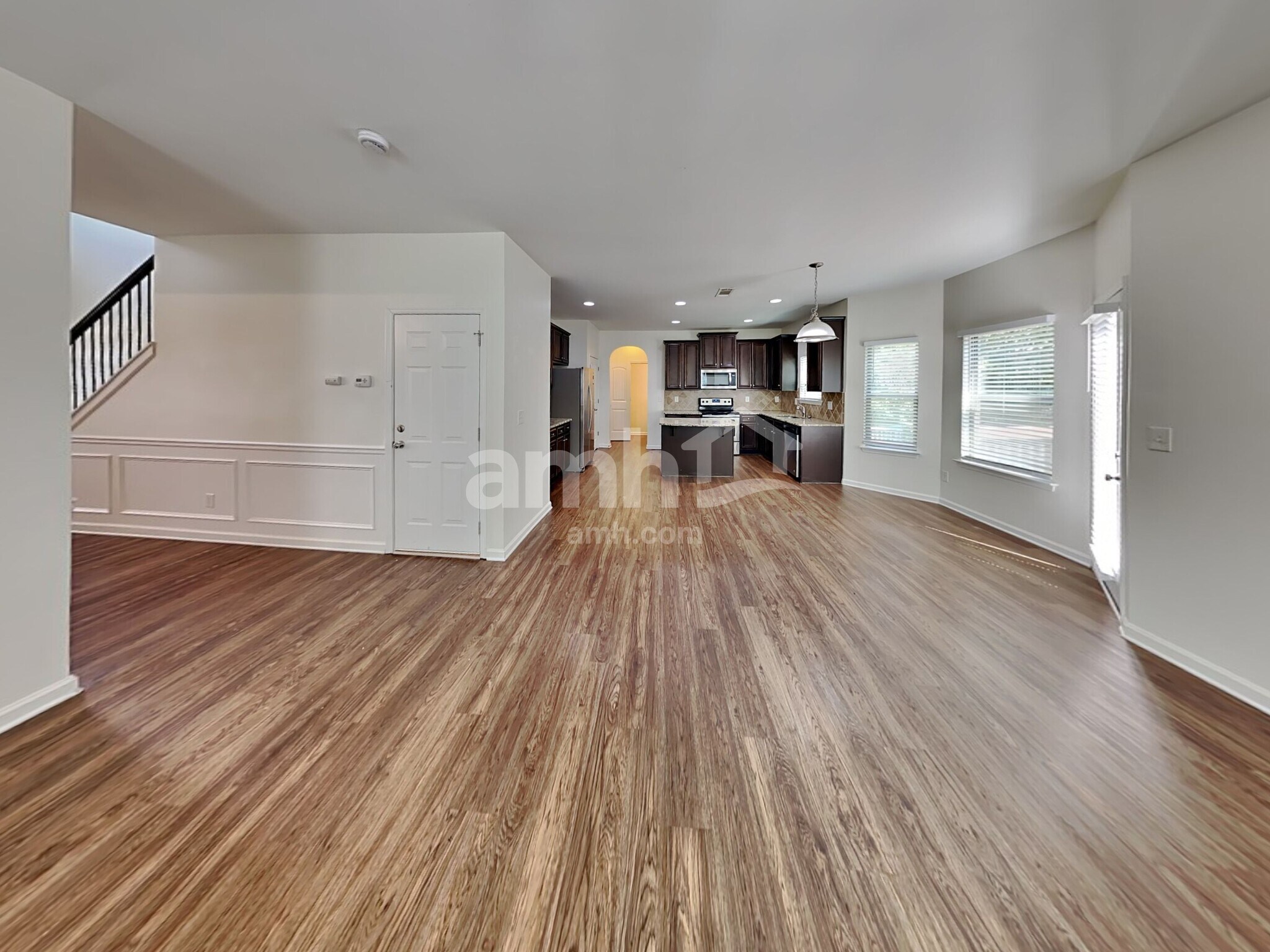 Building Photo - 402 Cleburne Pl