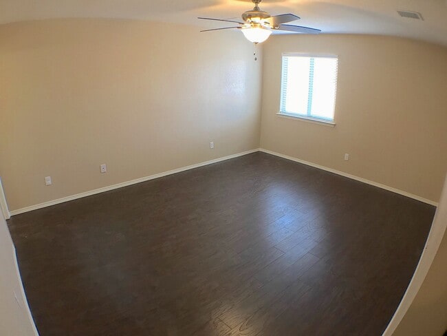Building Photo - Mesquite Hills 3bed/2.5bath plus Loft REFRIG A/C Home!
