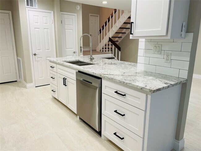 Building Photo - 3307 Golden Trails Dr