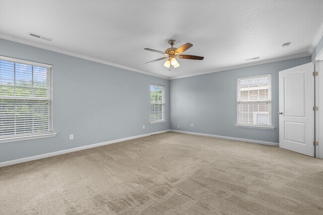 Building Photo - 426 W 28th St