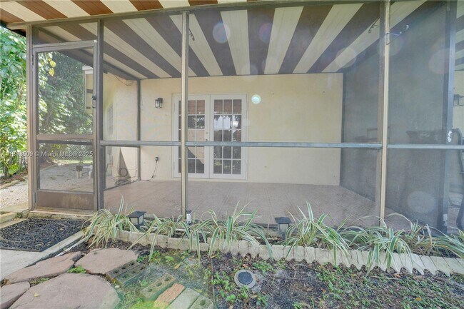 Building Photo - 2401 SW 58th Manor