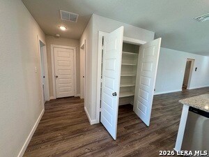 Building Photo - 2560 Solon Ln