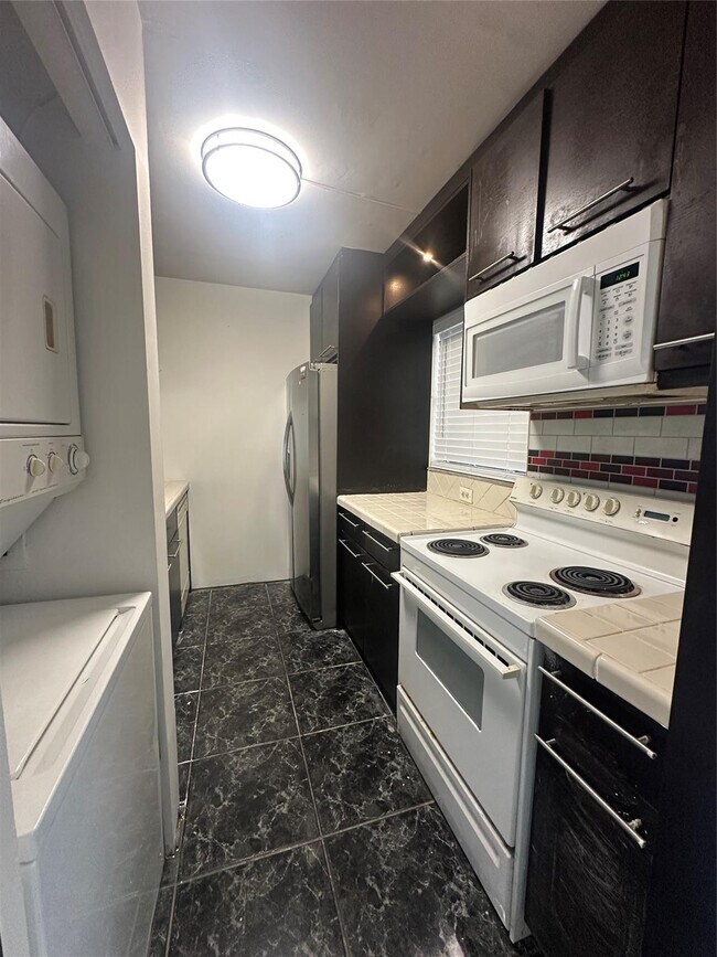 Building Photo - 3212 NW 103rd Terrace