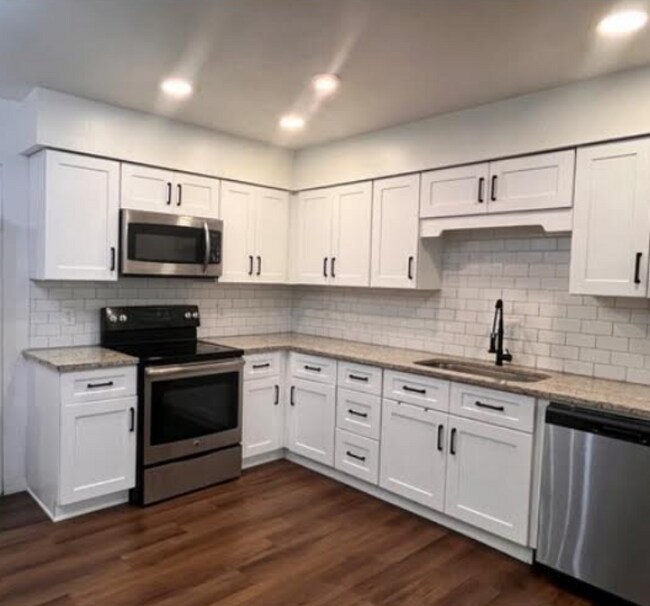 Building Photo - 608 William Ave