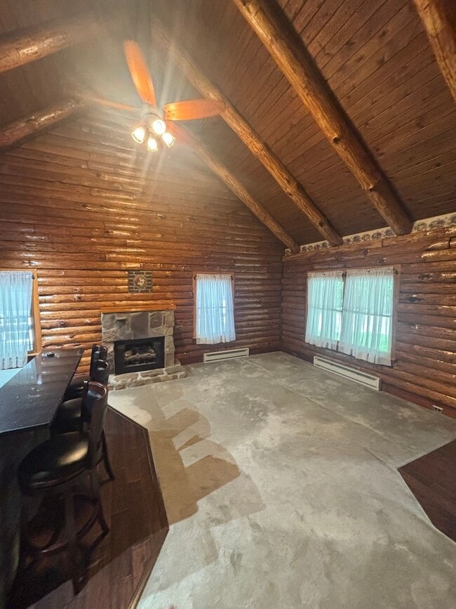 Building Photo - Log home in quiet setting