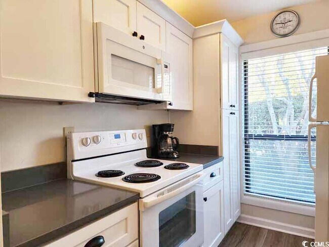 Building Photo - 177 Club Cir