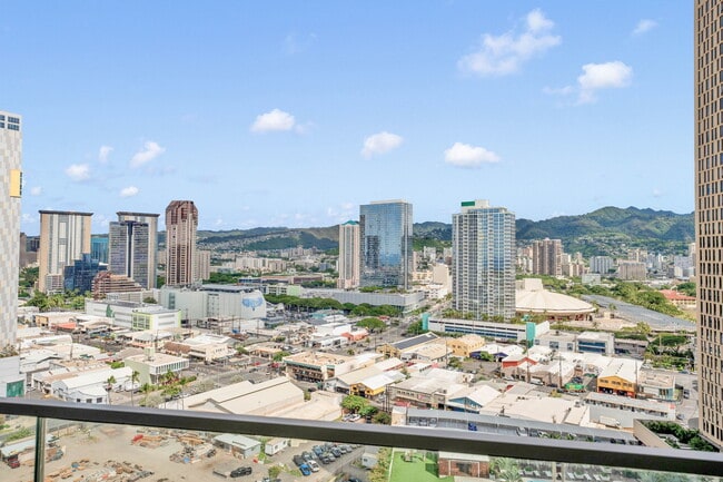 Building Photo - 1000 Auahi St