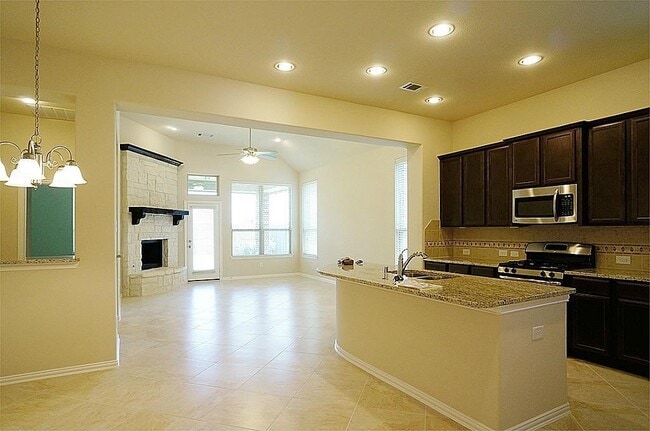 Building Photo - 29015 Davenport Dr