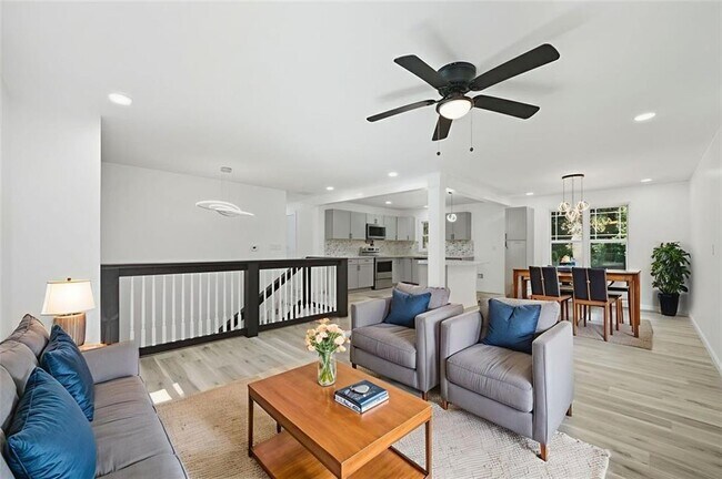 Building Photo - 3920 Wedgefield Cir