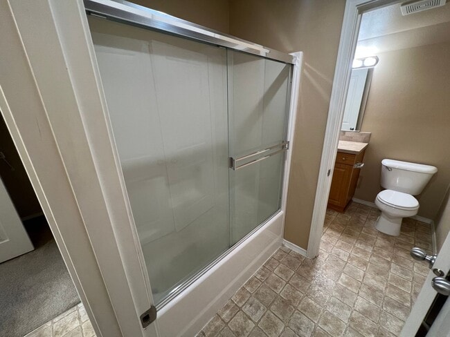 Building Photo - 2 Bed/1.5 Bath Townhome Near the Old Mill - Attached Garage