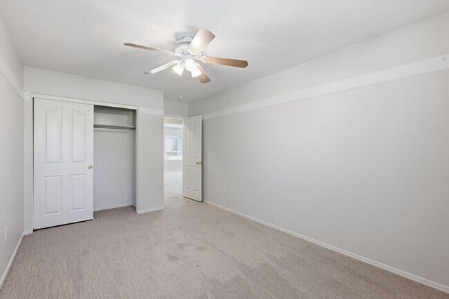 Building Photo - 4265 E Windsor Dr