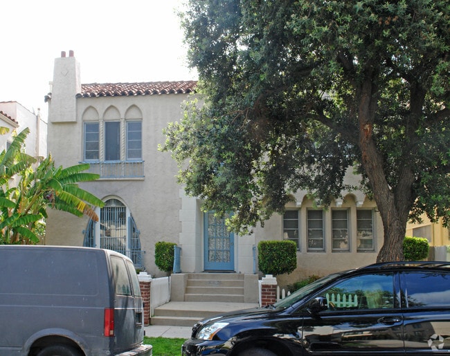 Building Photo - 132 N Clark Dr