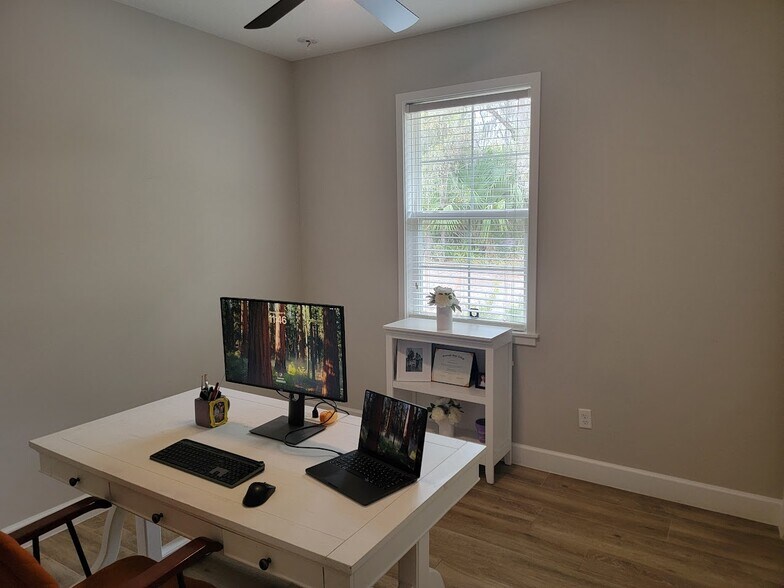 Building Photo - 369 N Lake Jessup Ave