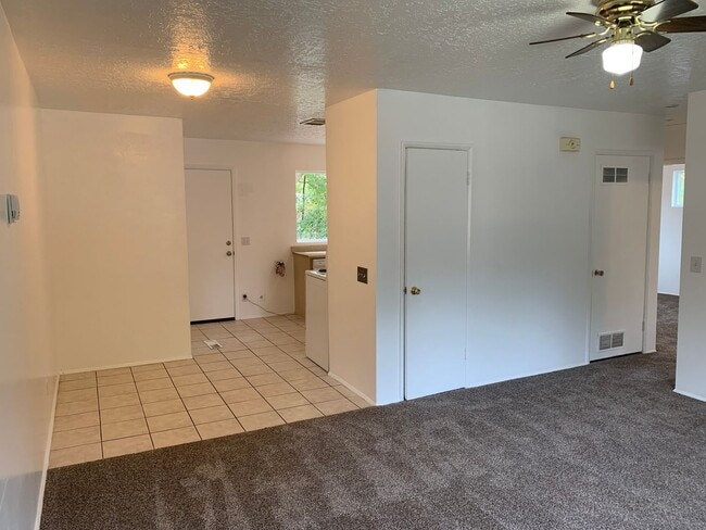 Building Photo - 651 Chester St