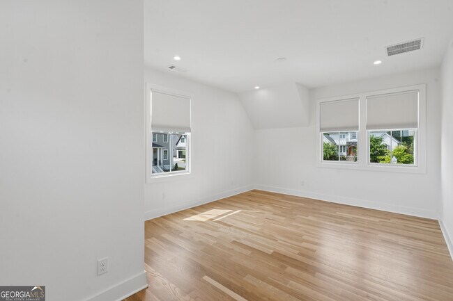 Building Photo - 1150 Blair Ln