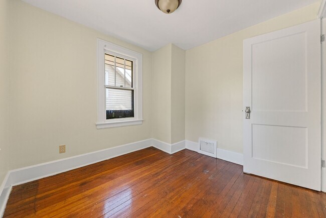 Building Photo - Classic Goodyear Heights Colonial — Hardwo...