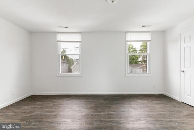 Building Photo - 211 Broad St