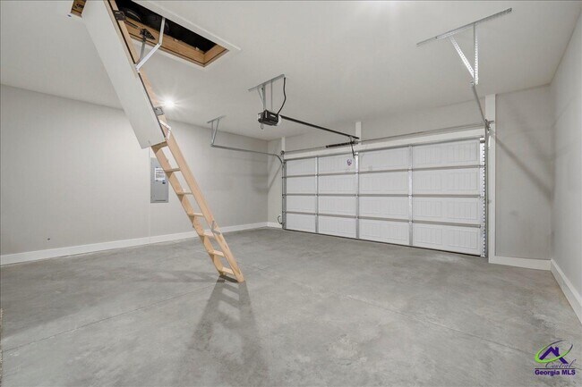 Building Photo - 307 Willowbrook Ln