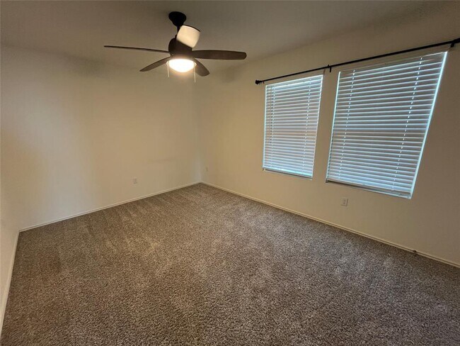 Building Photo - 6825 Colorado Bluffs Rd