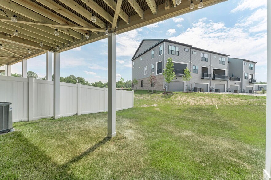 Building Photo - 16117 Gwynn Brook Way