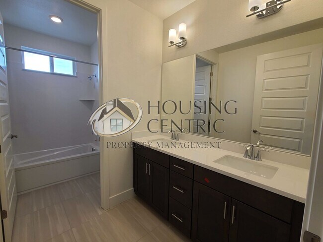 Building Photo - 8067 Grant Dr