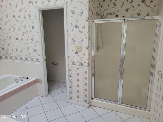 Building Photo - 103 Breezewood Dr