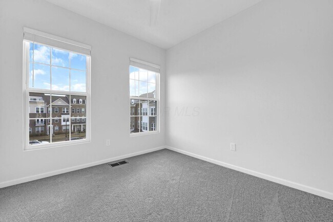 Building Photo - 4186 McCune Ave