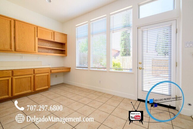 Building Photo - Beautiful gated Tiara 3 bedroom condo