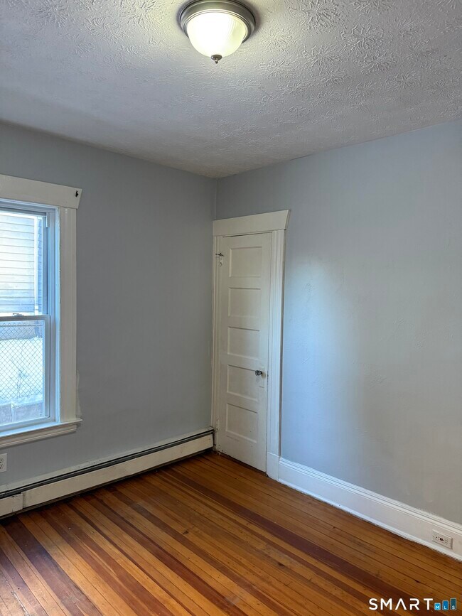 Building Photo - 110 Evergreen Ave