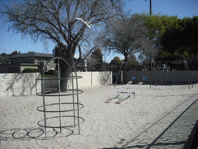 Building Photo - 2657 Anchor Ave
