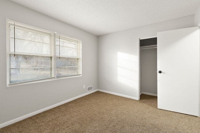 Building Photo - 3 Bed | 1.5 Bath — Comfortable Living in a Great Location