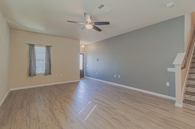 Building Photo - $300 OFF 1ST MONTH RENT IF YOU MOVE IN WIT...