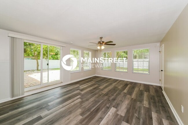 Building Photo - 3 Bedroom Pet-Friendly Home in SARASOTA, F...