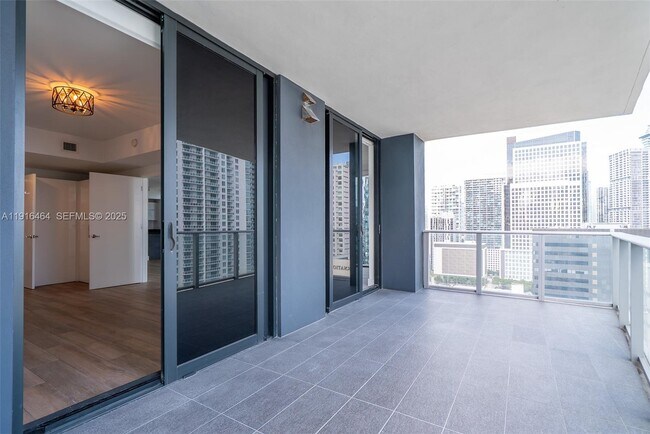 Building Photo - 1010 Brickell Ave