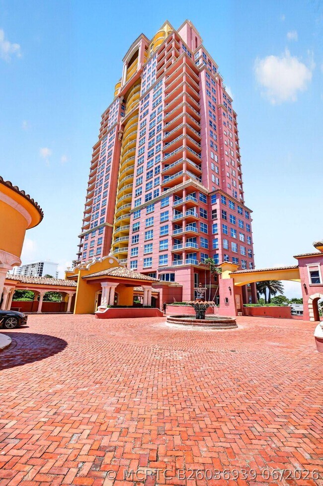 Building Photo - 2100 N Ocean Blvd