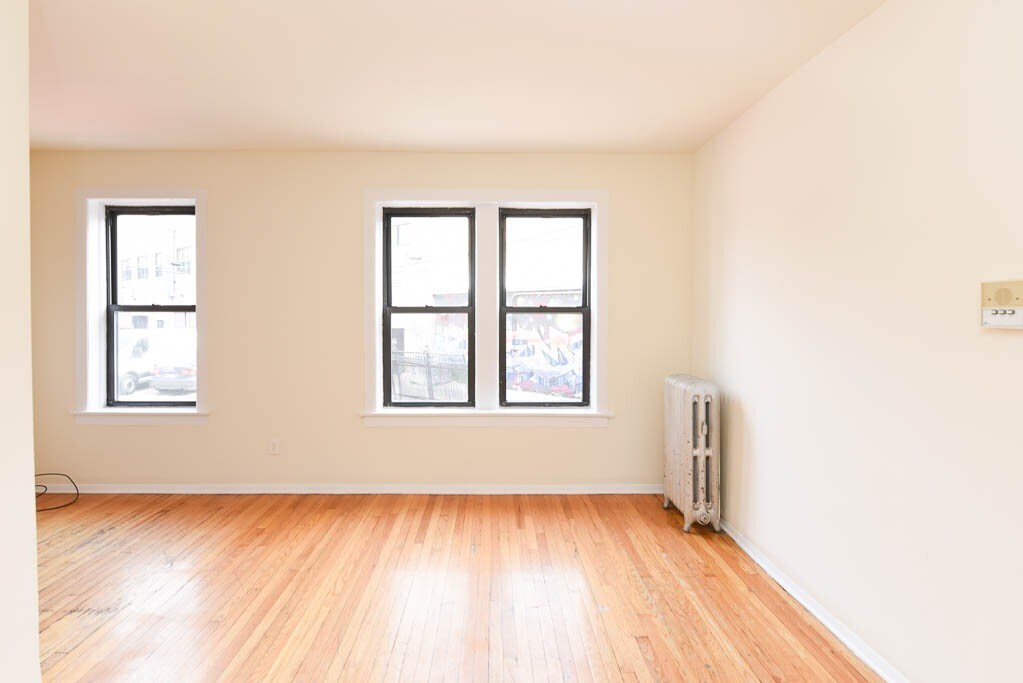 Building Photo - 3306 W Schubert Ave