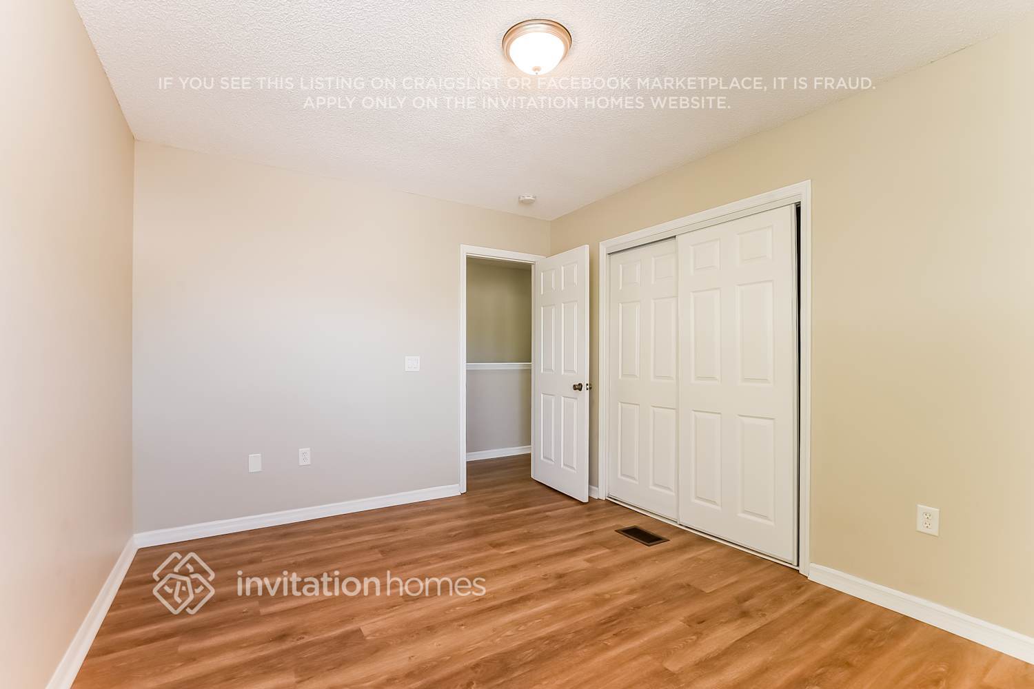 Building Photo - 1270 Navarre Dr