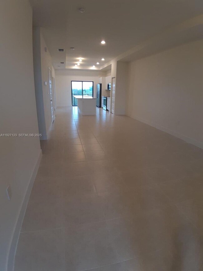 Building Photo - 8195 NW 104th Ave