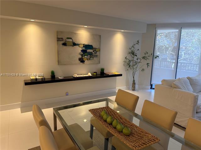 Building Photo - 161 Crandon Blvd