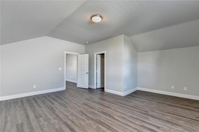 Building Photo - 840 Champagne Ln